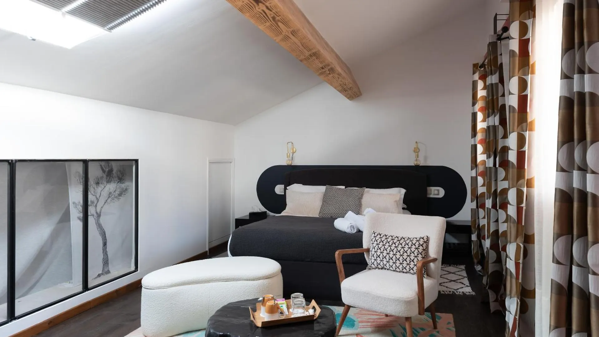 La Maison D'En Bas Des Seigneurs Cucuron 0*,