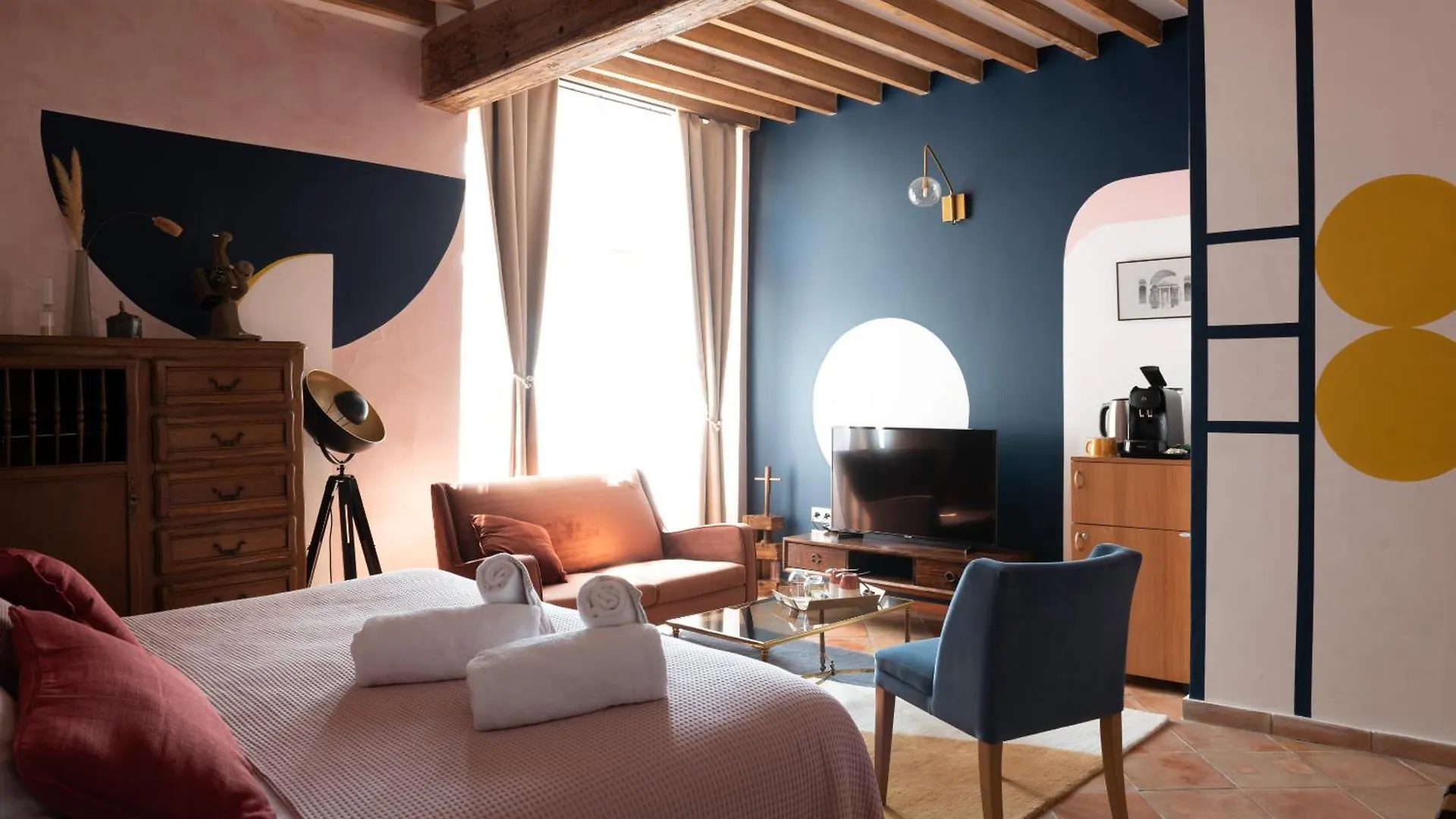 La Maison D'En Bas Des Seigneurs Cucuron Guest house