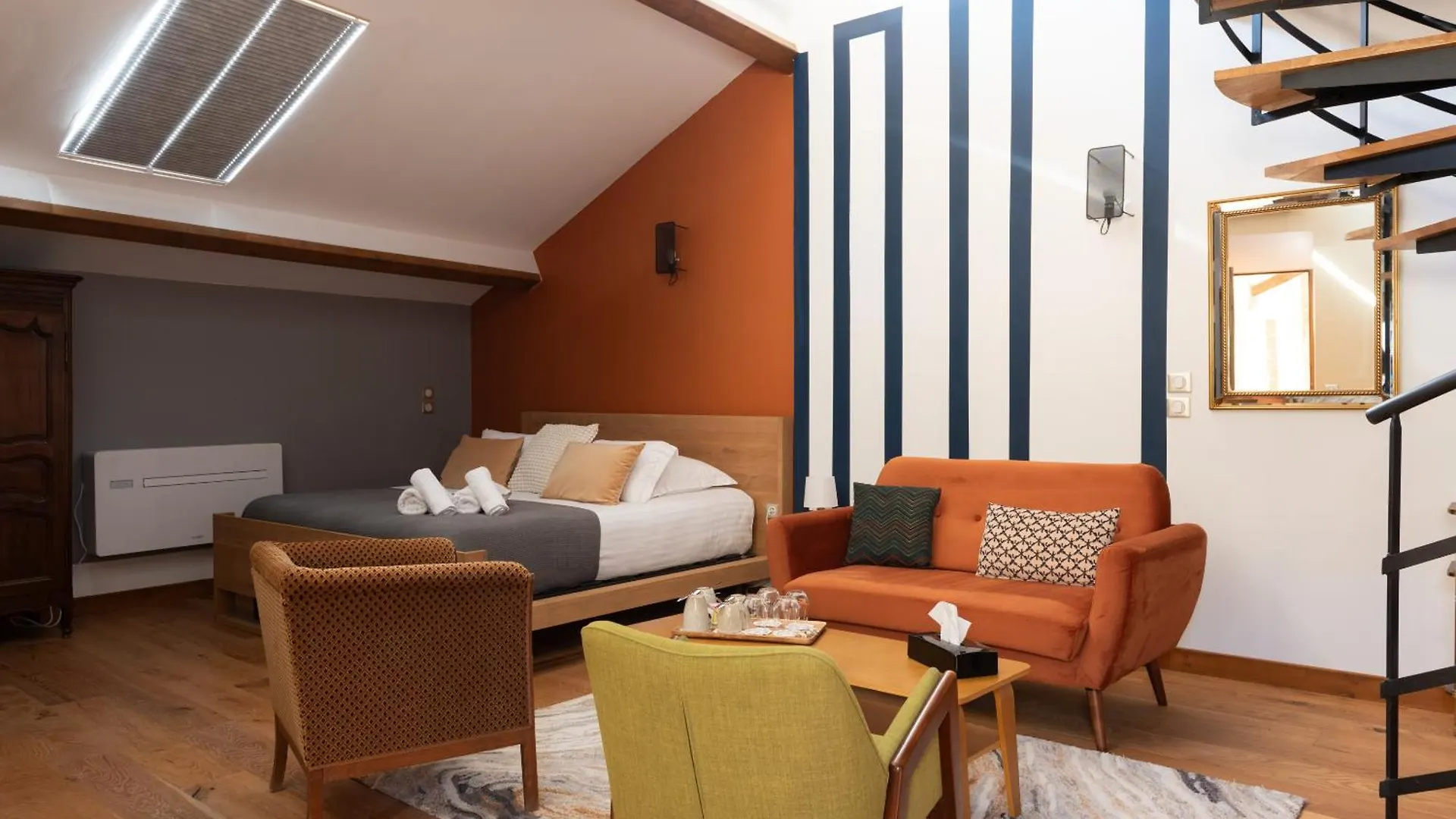 La Maison D'En Bas Des Seigneurs Cucuron Guest house