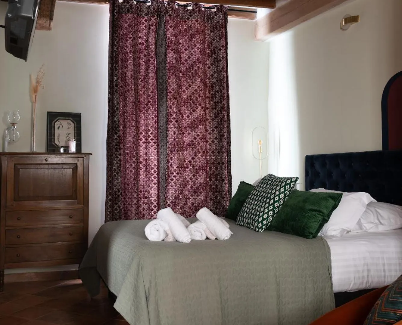 Guest house La Maison D'En Bas Des Seigneurs Cucuron